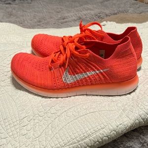 Women’s Nike flyknit running shoes